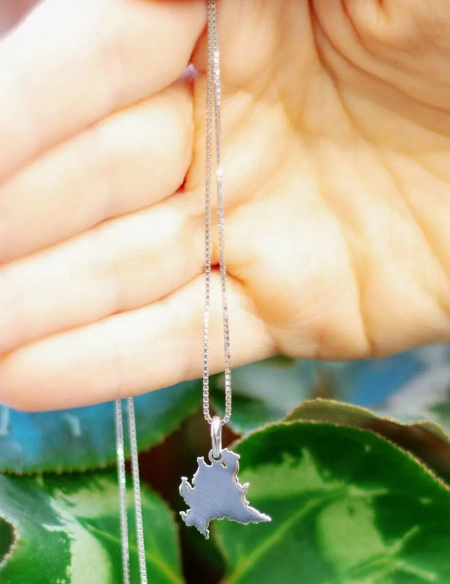 collana_ciondolo_lombardi_0.webp Crisafi Gioielli Collana Ciondolo Lombardia> Collane